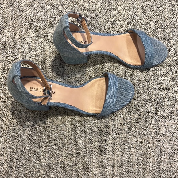 Call it Spring Sandal - Picture 2 of 7